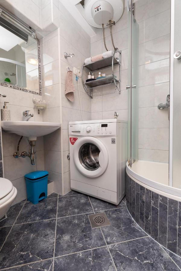 Apartman Monika Omiš Buitenkant foto