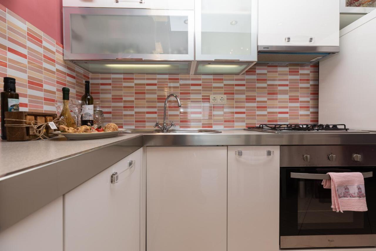 Apartman Monika Omiš Buitenkant foto