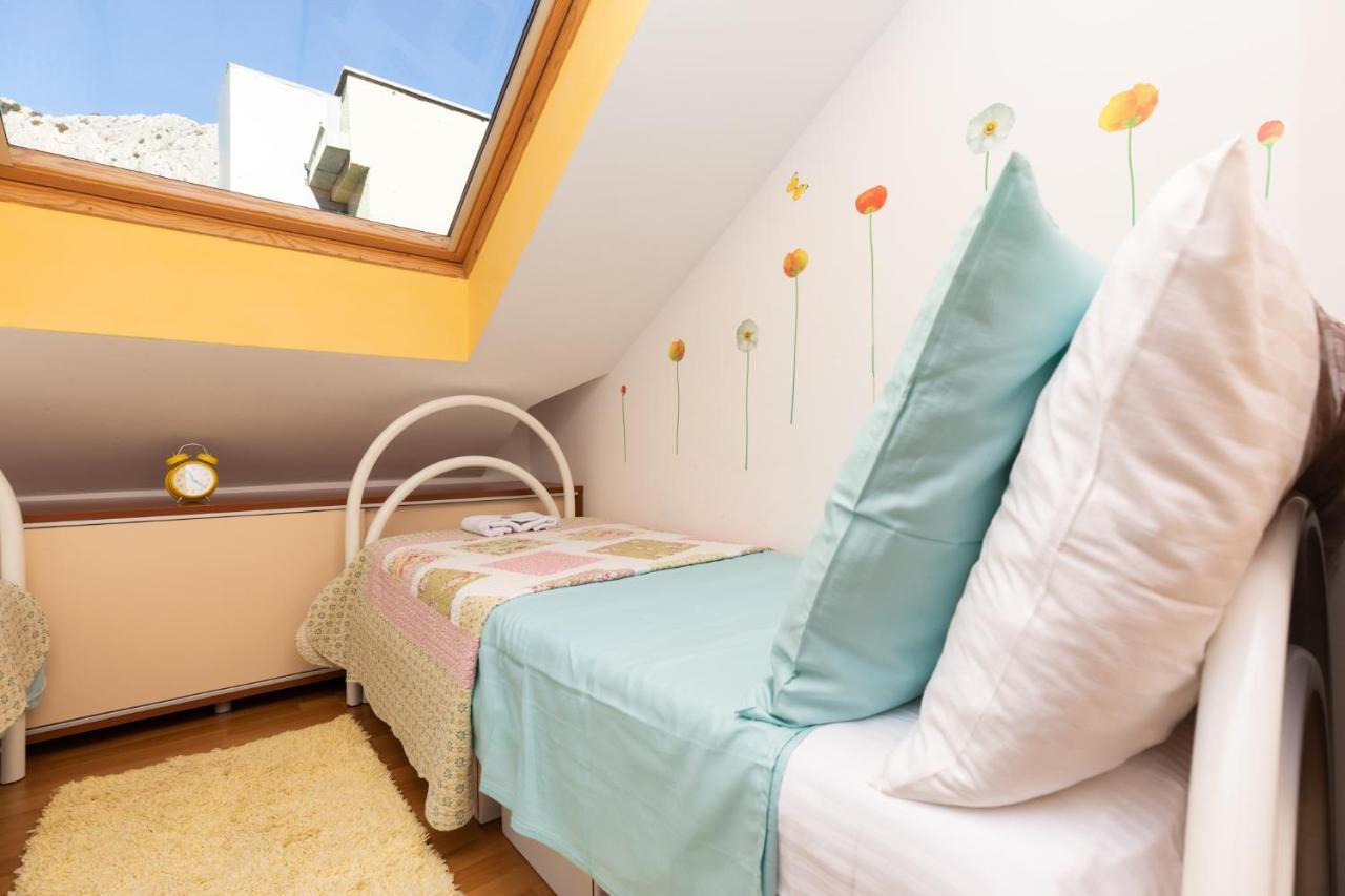 Apartman Monika Omiš Buitenkant foto