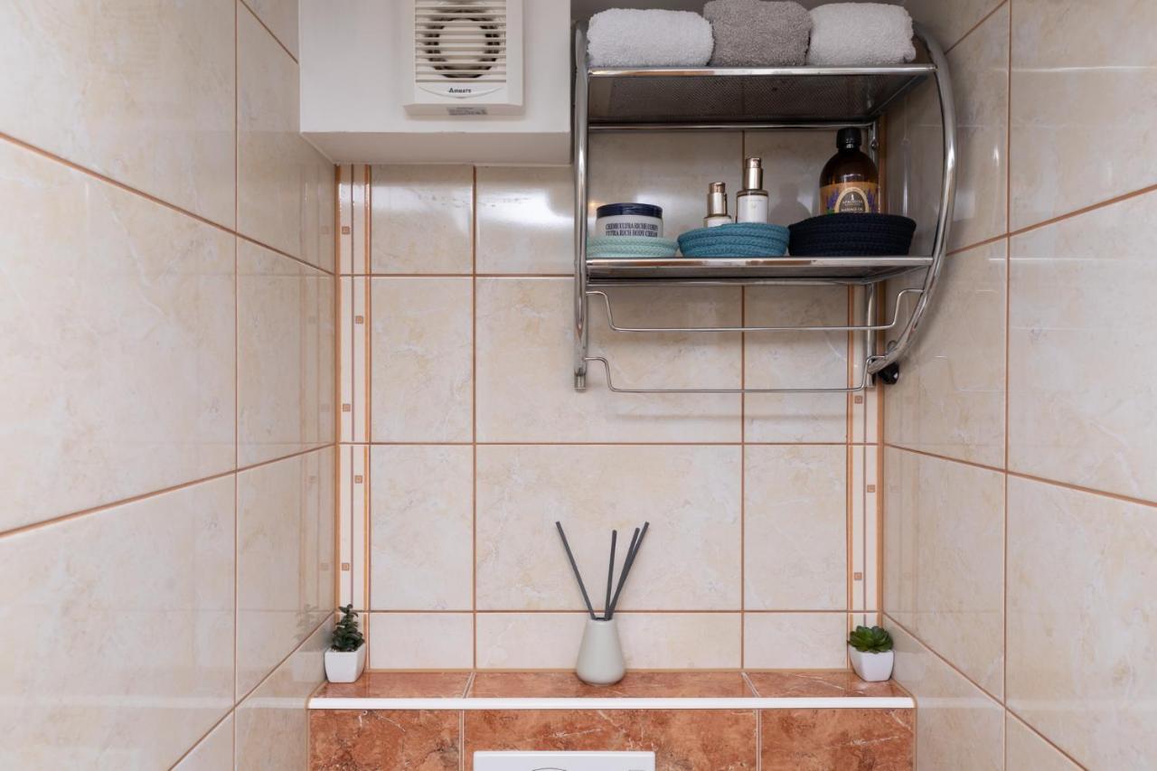 Apartman Monika Omiš Buitenkant foto