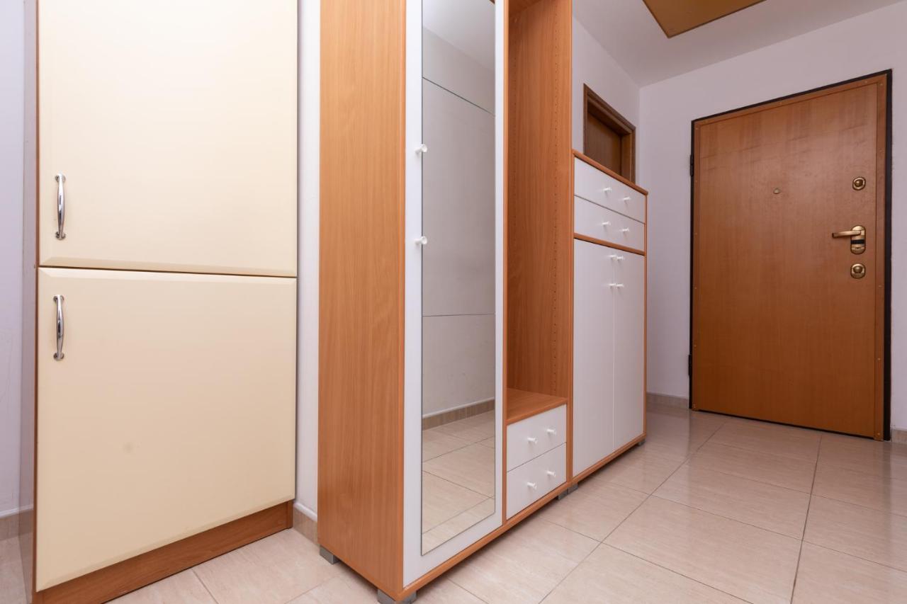 Apartman Monika Omiš Buitenkant foto