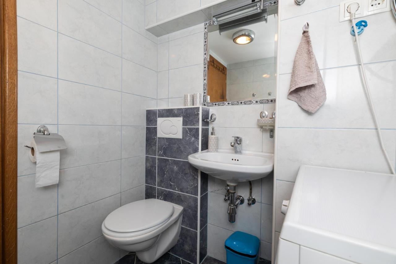 Apartman Monika Omiš Buitenkant foto