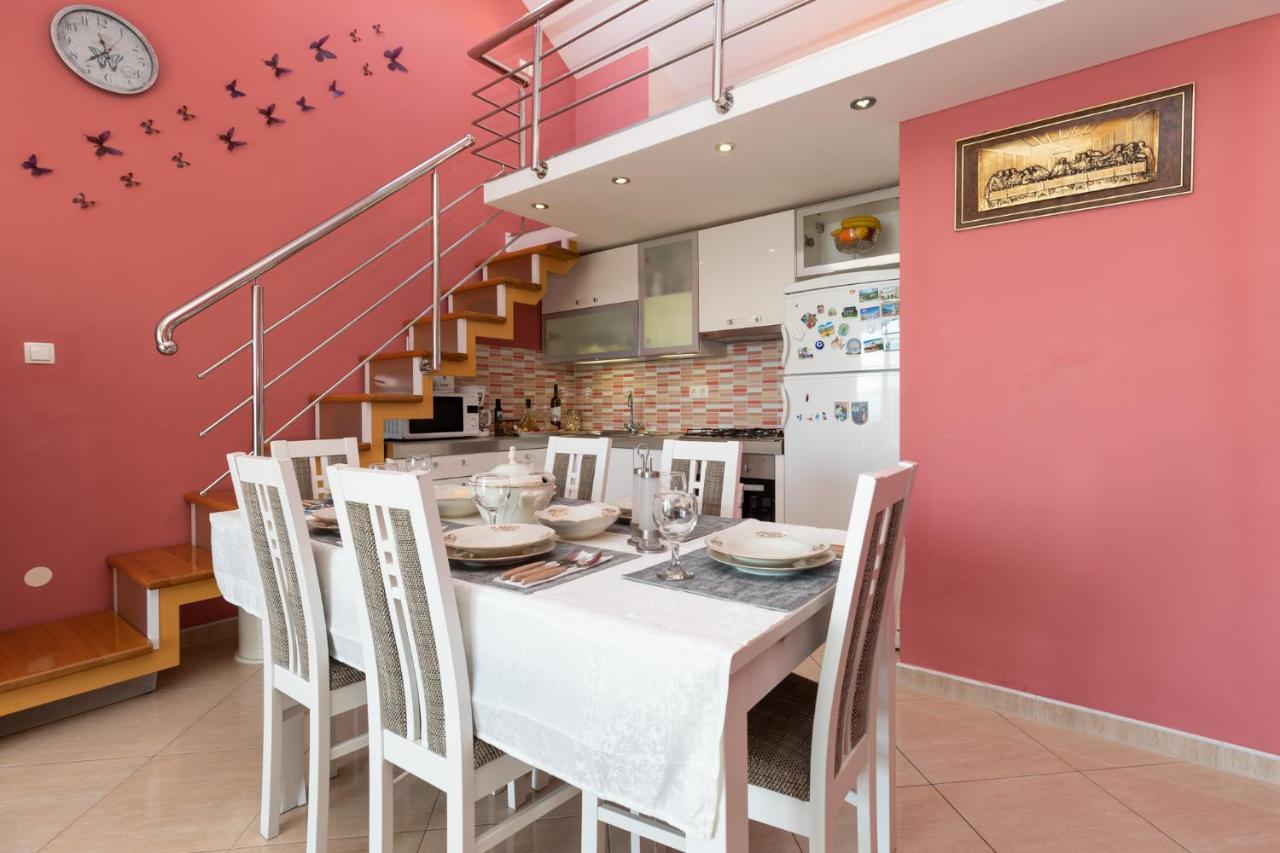 Apartman Monika Omiš Buitenkant foto