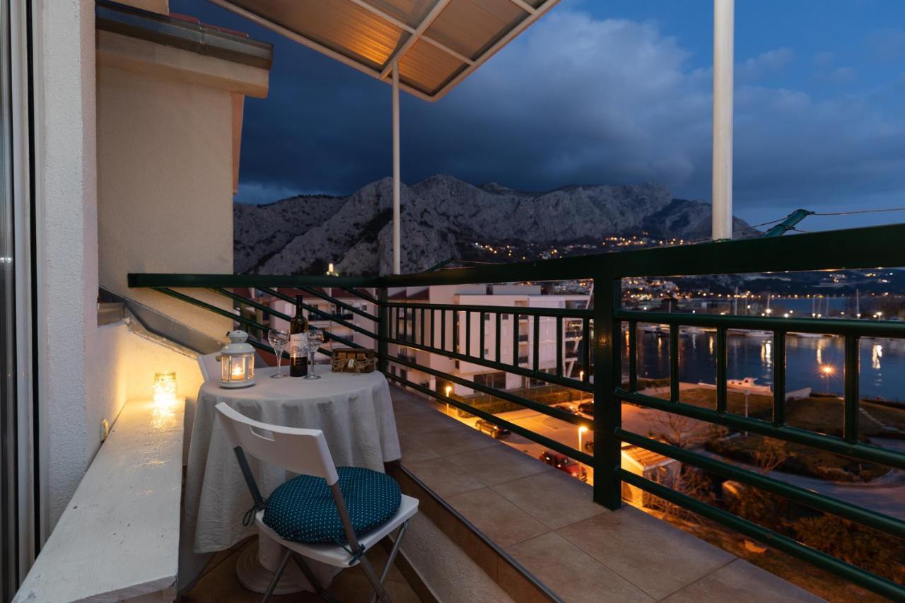 Apartman Monika Omiš Buitenkant foto